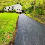 how much does it cost to pave a driveway