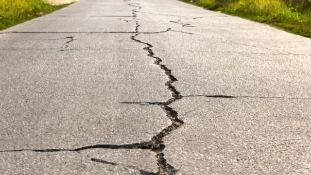 crack filling vs sealcoating process