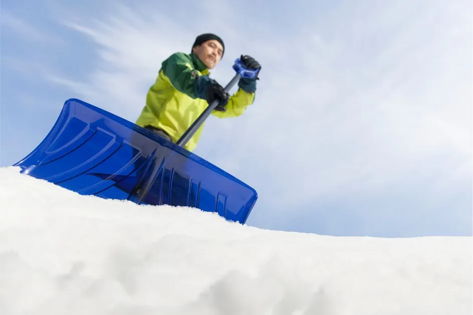 How to Prevent Snow Buildup on Driveway